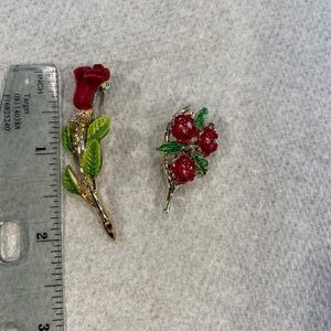 2 flower vintage Gerry’s brooches